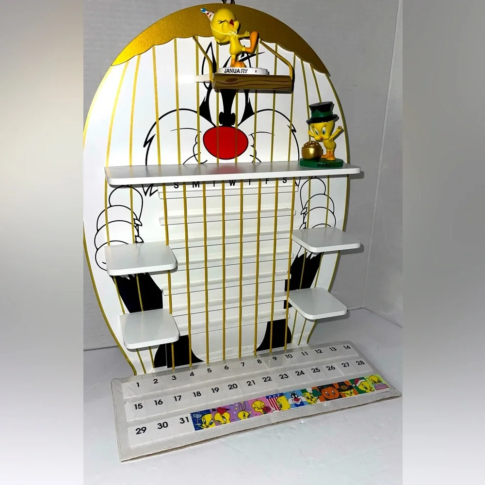 Looney Tunes Sylvester and Tweety hanging calender